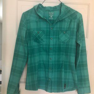 Mountain Hardware snap shirt